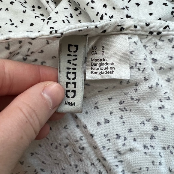 H&M Women’s Black and White Cropped Tie Top Size 2 - Picture 5 of 5